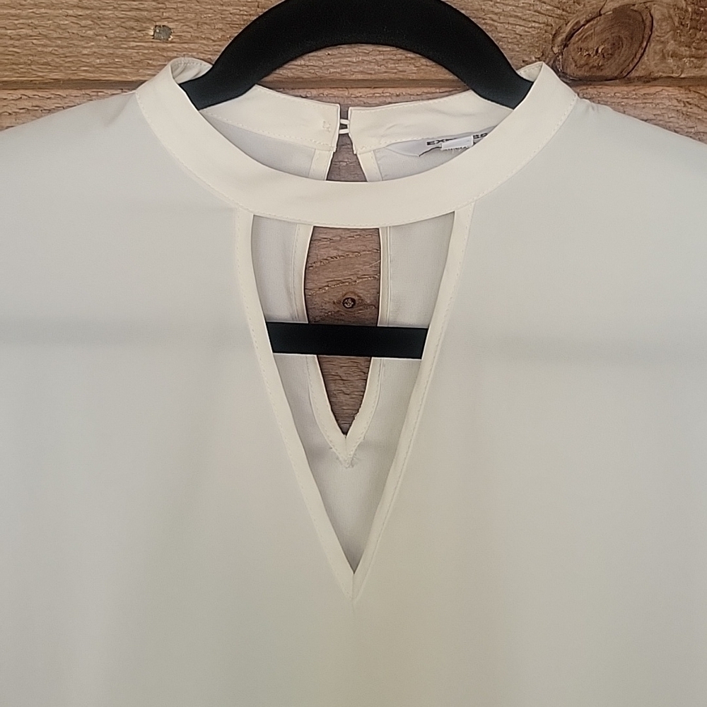 Express Cream Double V Neck Top Size XSmall - Picture 2 of 5
